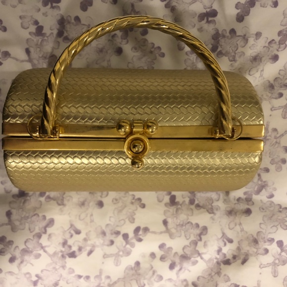 Gold fancy clutch purse - Picture 2 of 3